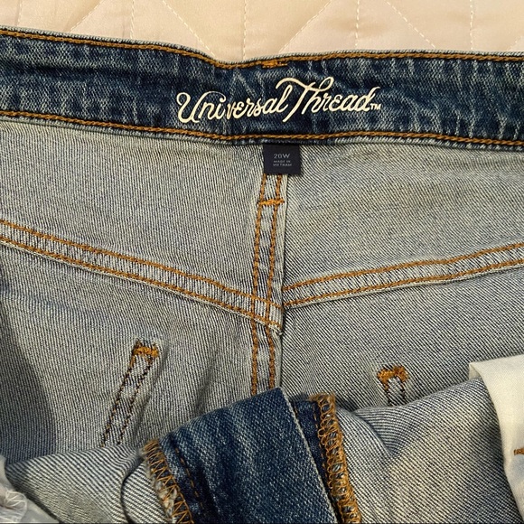 Universal Thread Plus Size Jean Shorts 20W - Picture 3 of 6